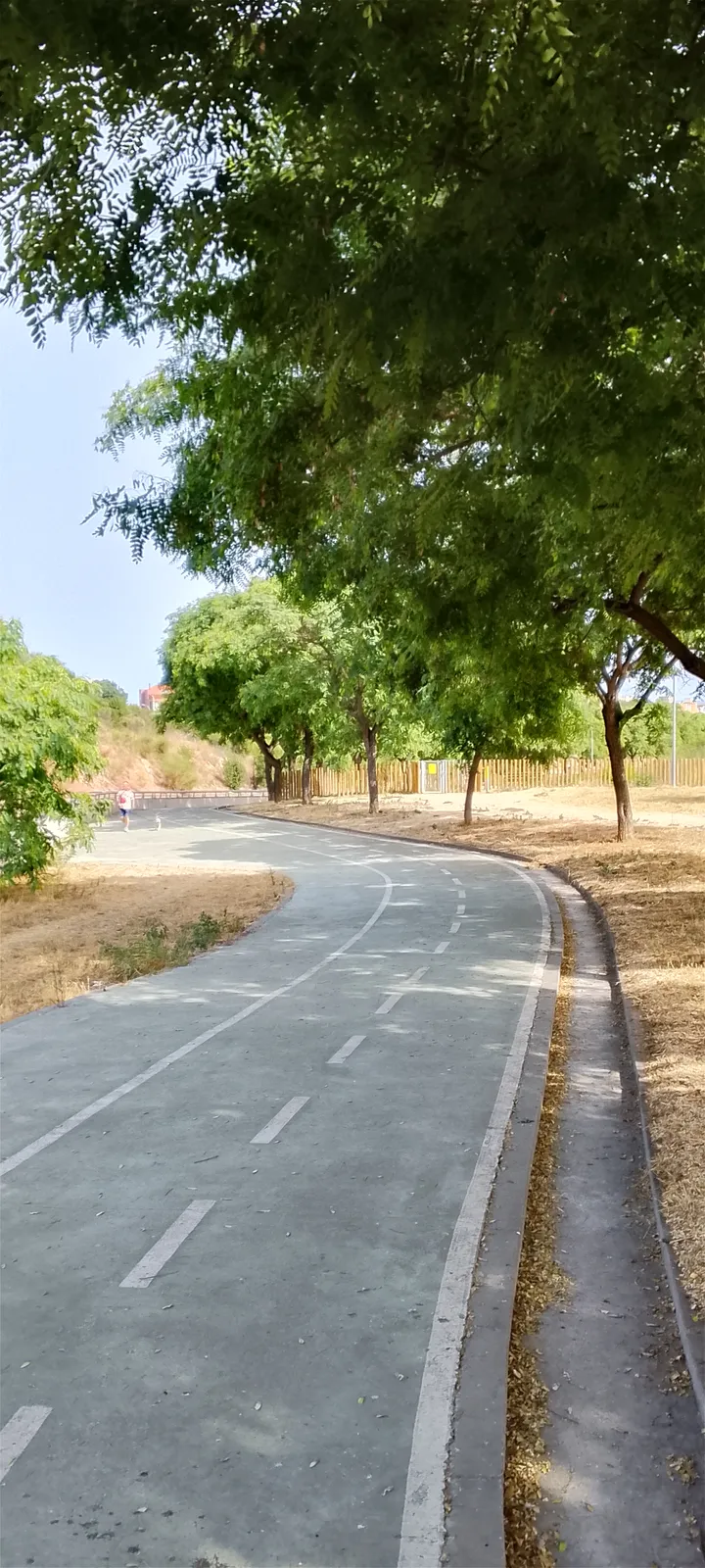 Shade on the drop through Badalona